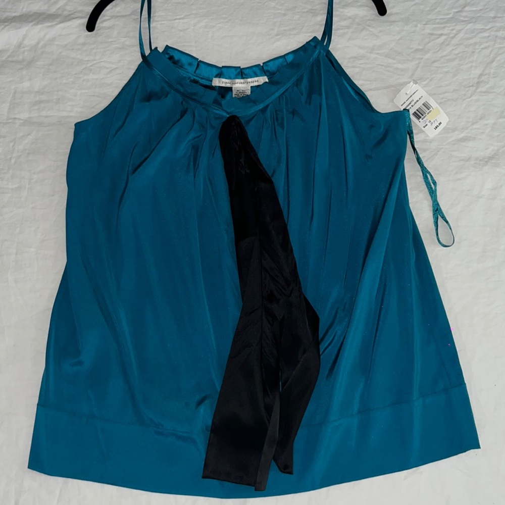 Diane Von Furstenberg Top Black and Blue Size 12
